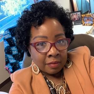 Meet your Posher, Cynthia